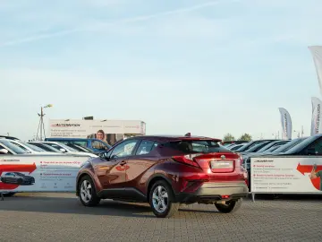 Toyota CH-R Business Edition 1.8 Hybrid