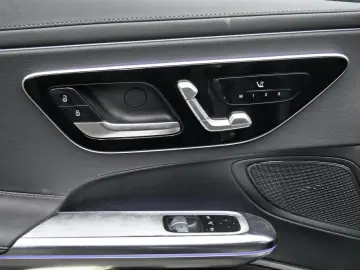 MERCEDES-BENZ CLE 300 4M Coupé AMG Navi-Prem. Memory 360