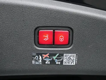 MERCEDES-BENZ CLE 300 4M Coupé AMG Navi-Prem. Memory 360