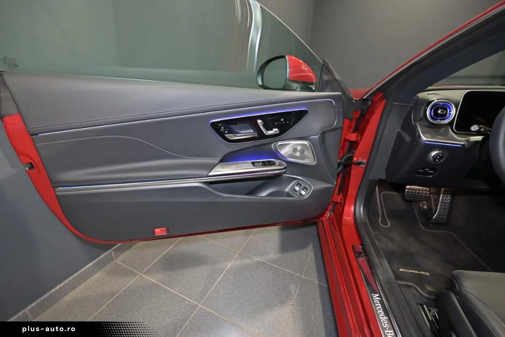 MERCEDES-BENZ CLE 300e AMG DIGITAL BURM PANO DISTRO MEMORY