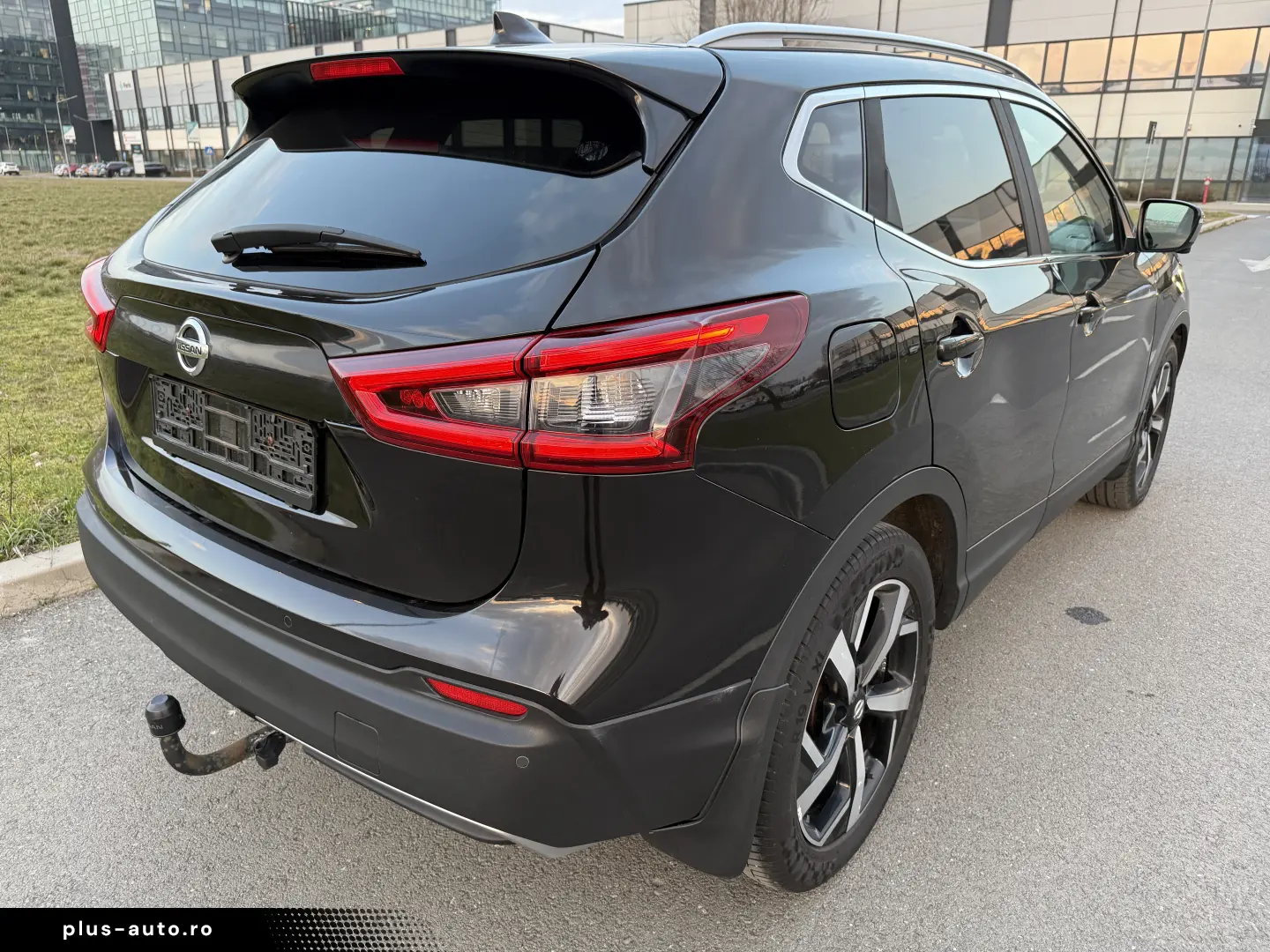 Nissan Qashqai J11 Facelift TEKNA - Istoric Service