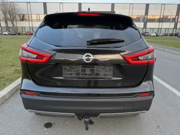 Nissan Qashqai J11 Facelift TEKNA - Istoric Service