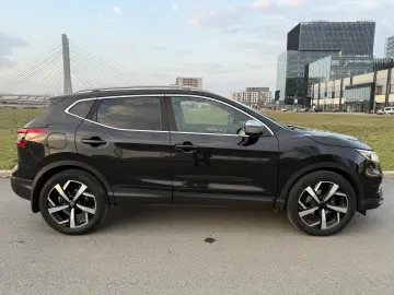 Nissan Qashqai J11 Facelift TEKNA - Istoric Service