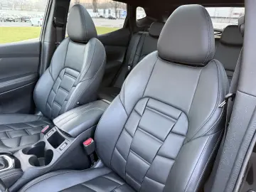 Nissan Qashqai J11 Facelift TEKNA - Istoric Service