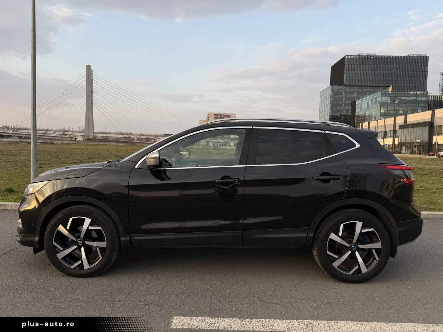 Nissan Qashqai J11 Facelift TEKNA - Istoric Service
