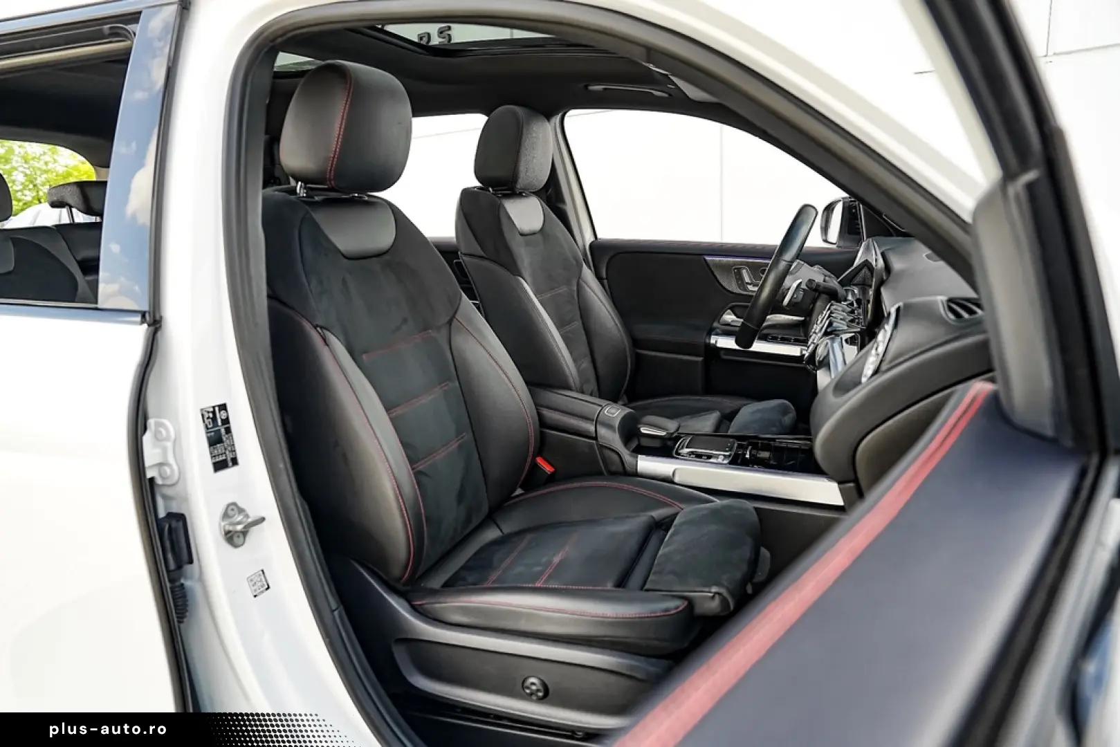 Mercedes-Benz GLB 250 4MATIC 8G-DCT AMG Line
