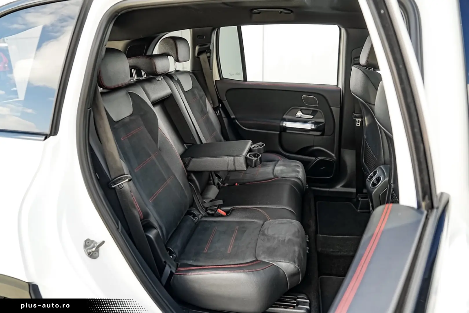Mercedes-Benz GLB 250 4MATIC 8G-DCT AMG Line