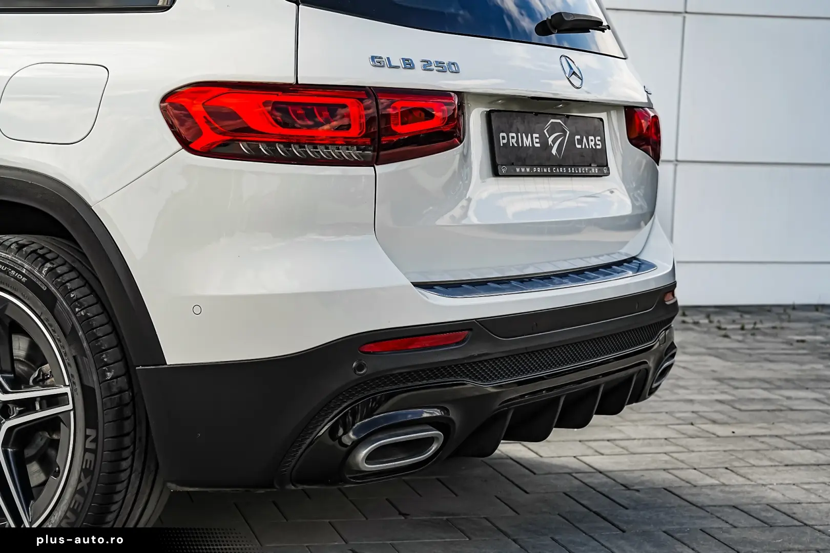 Mercedes-Benz GLB 250 4MATIC 8G-DCT AMG Line