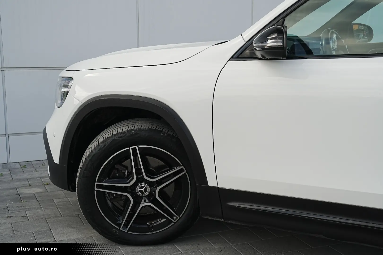 Mercedes-Benz GLB 250 4MATIC 8G-DCT AMG Line