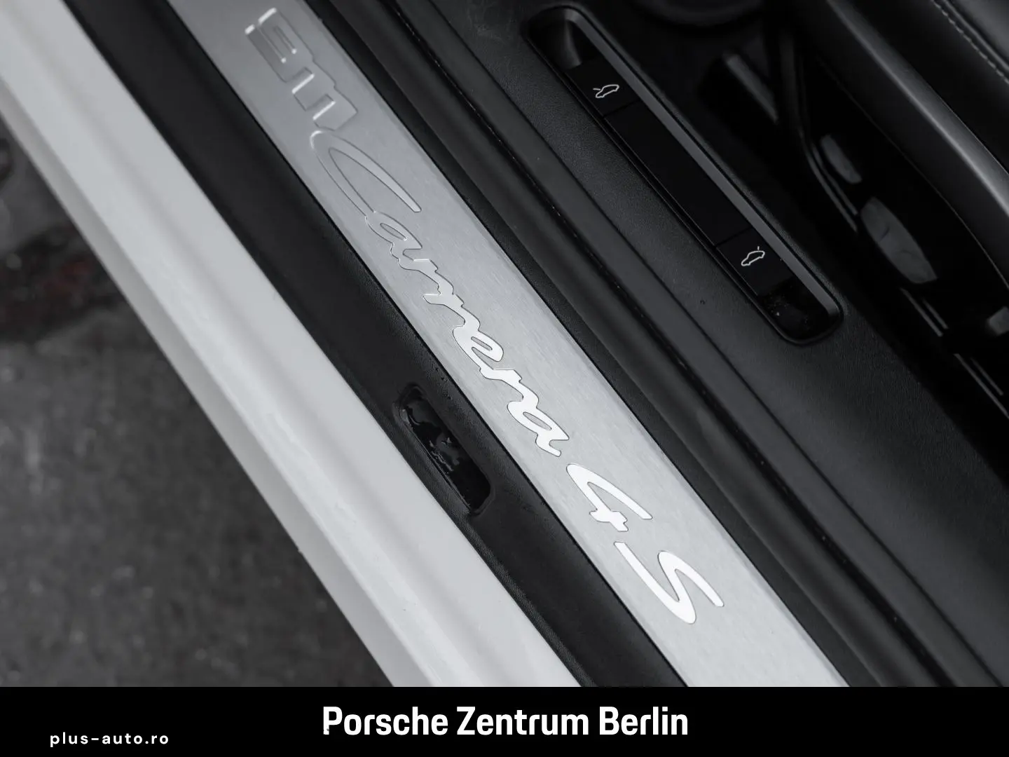 PORSCHE 992 911 Carrera 4S Sportabgas BOSE LED 1-Hand