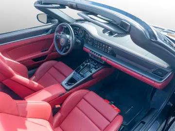 PORSCHE 992 Carrera 4S Cabriolet