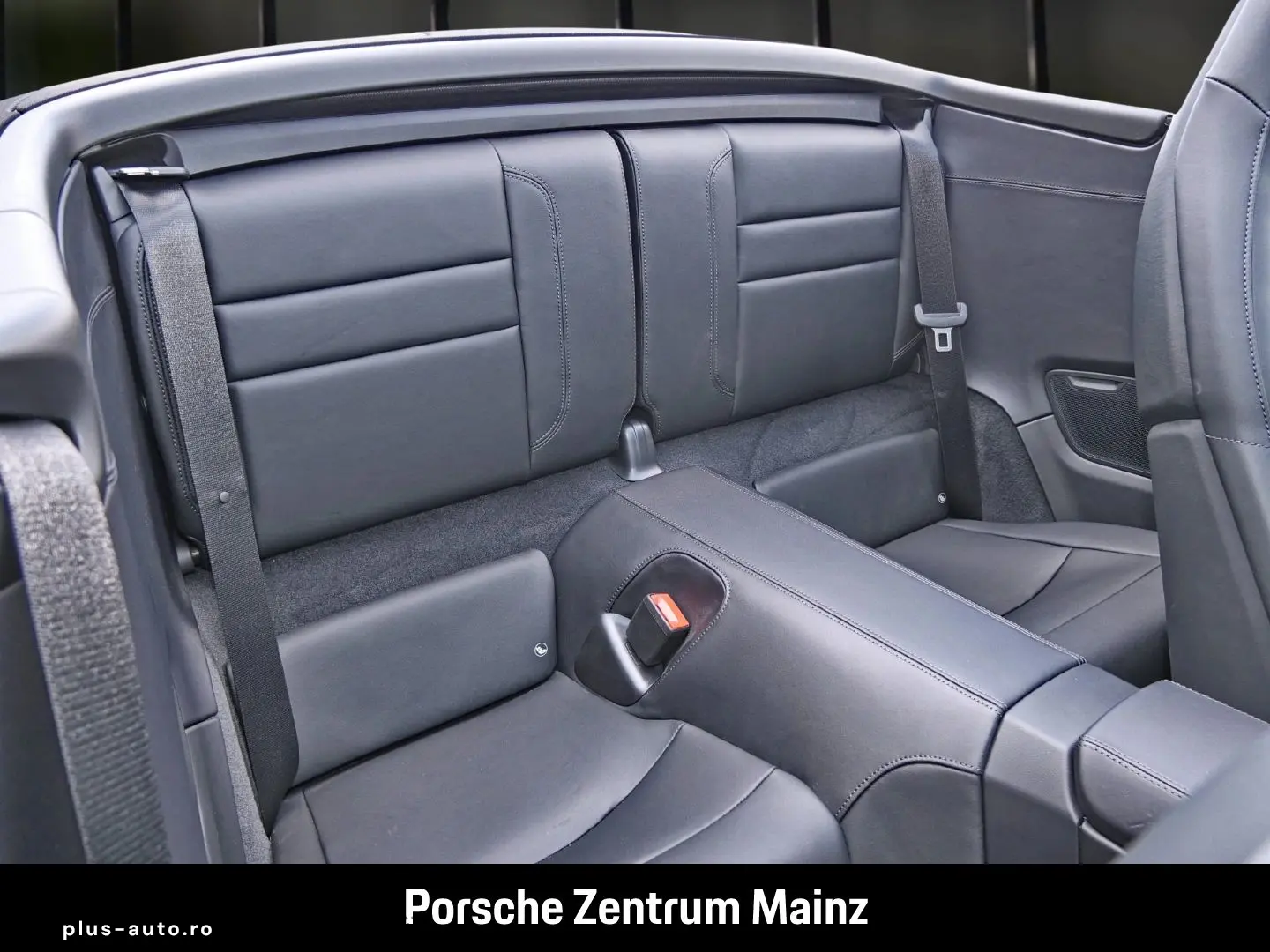 PORSCHE 992 911 Carrera 4S Cabriolet Sportabgas BOSE