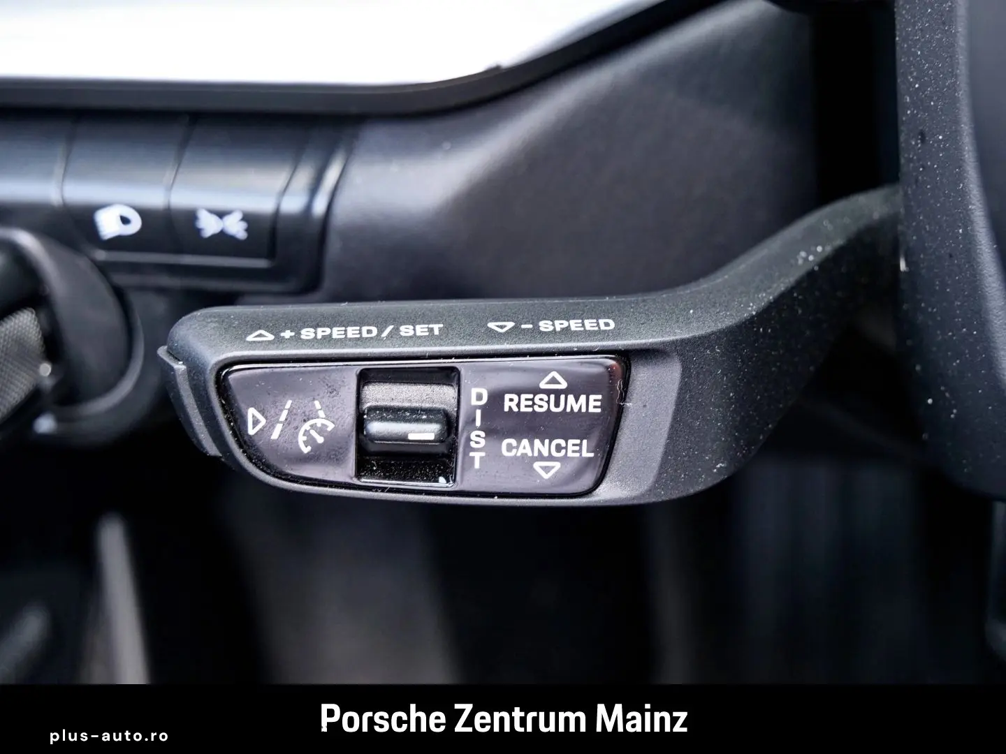 PORSCHE 992 911 Carrera 4S Cabriolet Sportabgas BOSE