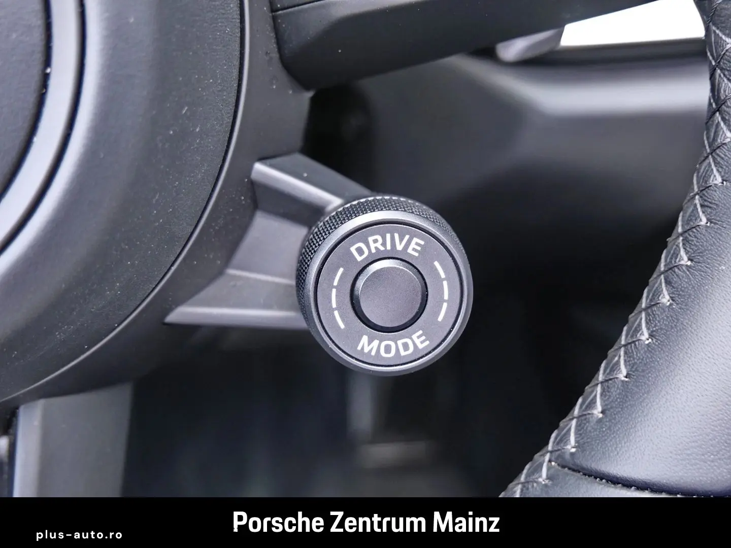 PORSCHE 992 911 Carrera 4S Cabriolet Sportabgas BOSE