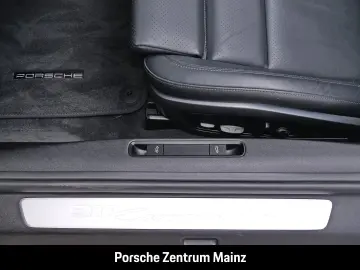 PORSCHE 992 911 Carrera 4S Cabriolet Sportabgas BOSE