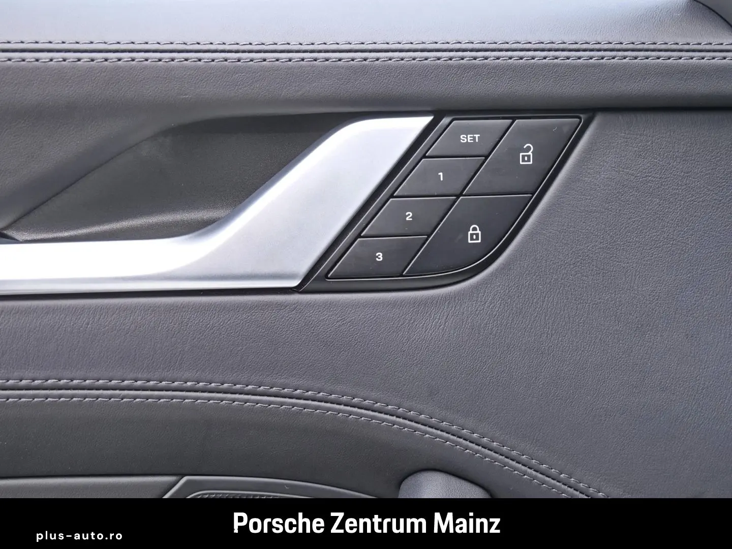 PORSCHE 992 911 Carrera 4S Cabriolet Sportabgas BOSE