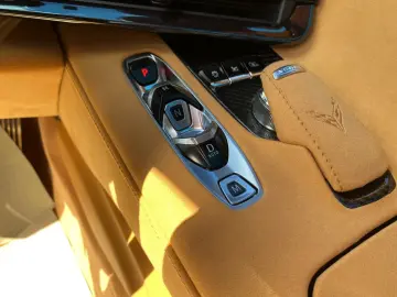 Corvette C8 E-Ray 3LZ 2025  Front Lift System