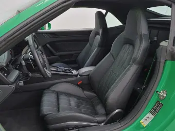 PORSCHE 911 Carrera 4 GTS Cabriolet