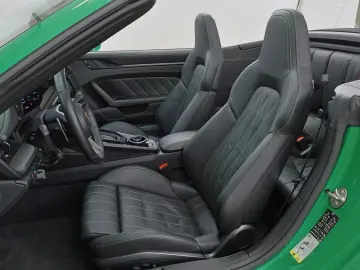 PORSCHE 911 Carrera 4 GTS Cabriolet