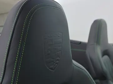 PORSCHE 911 Carrera 4 GTS Cabriolet