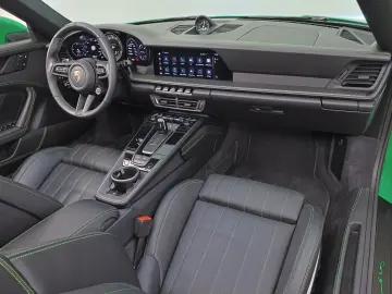 PORSCHE 911 Carrera 4 GTS Cabriolet