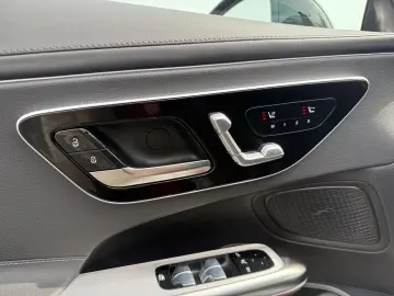 MERCEDES-BENZ CLE 300 4M Cabrio AMG AHK MEMO 360 KAM LED