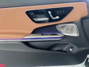 MERCEDES-BENZ CLE 300 4M Cabriolet AMG Sitzklima 20 Zoll