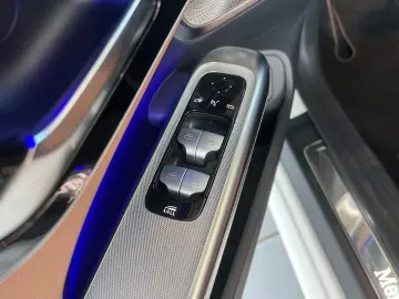 MERCEDES-BENZ CLE 300 4M Cabriolet AMG Sitzklima 20 Zoll