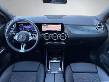 MERCEDES-BENZ EQA 300 4M Progressive Pano Distronic &hellip;