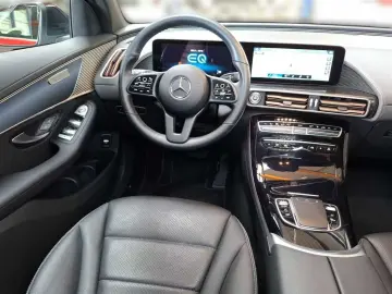 MERCEDES-BENZ EQC 400 4MATIC Fahrassistenz-Paket