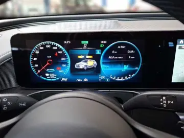 MERCEDES-BENZ EQC 400 4MATIC Fahrassistenz-Paket