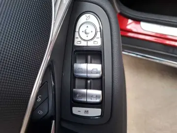 MERCEDES-BENZ EQC 400 4MATIC Fahrassistenz-Paket