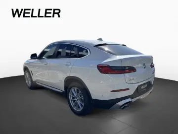 BMW X4 xDrive30d AHK DA ACC PA  LC  Adapt.LED Navi