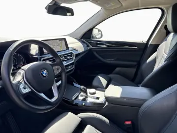 BMW X4 xDrive30d AHK DA ACC PA  LC  Adapt.LED Navi