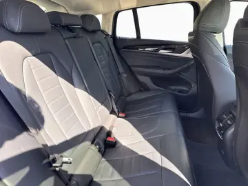 BMW X4 xDrive30d AHK DA ACC PA  LC  Adapt.LED Navi