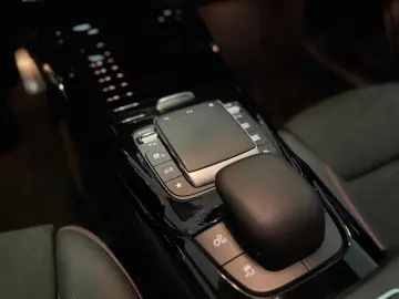 MERCEDES-BENZ A 35 AMG 4M PANO NIGHT HUD MEMORY 360 KAM LED