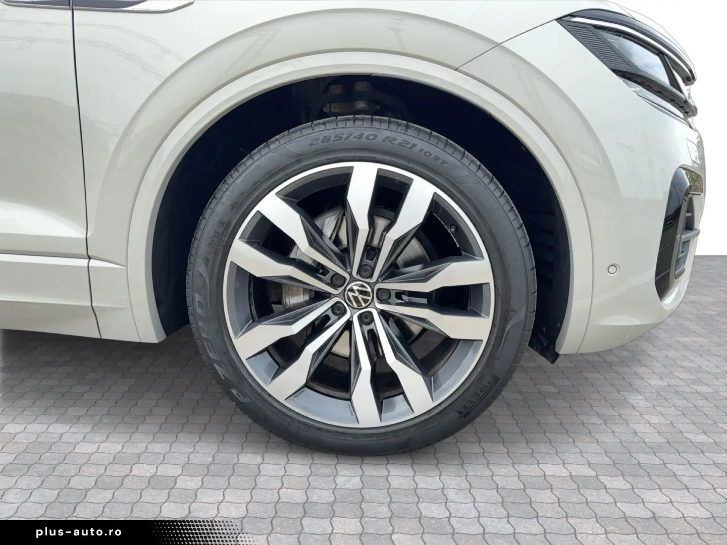 VW Touareg R-Style V6 TDI