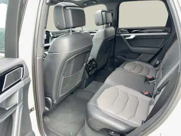 VW Touareg R-Style V6 TDI