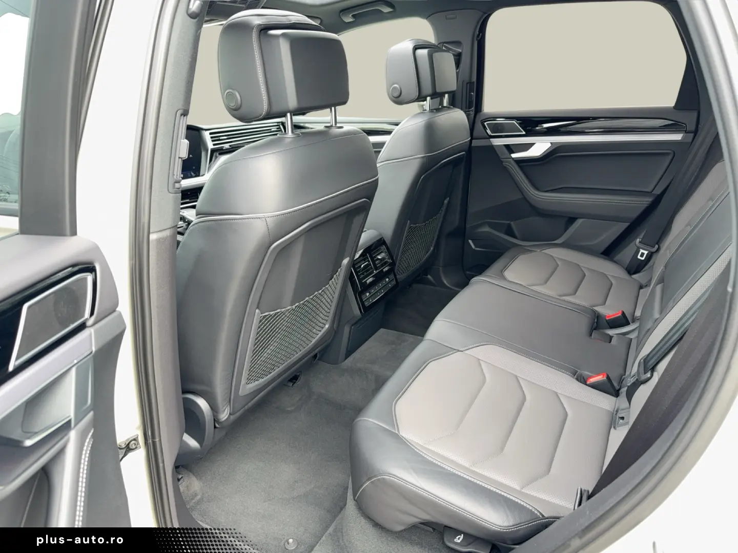 VW Touareg R-Style V6 TDI