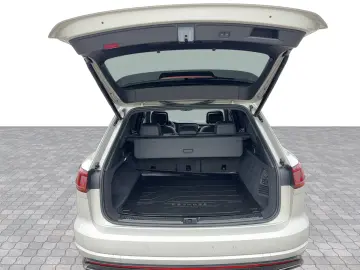 VW Touareg R-Style V6 TDI