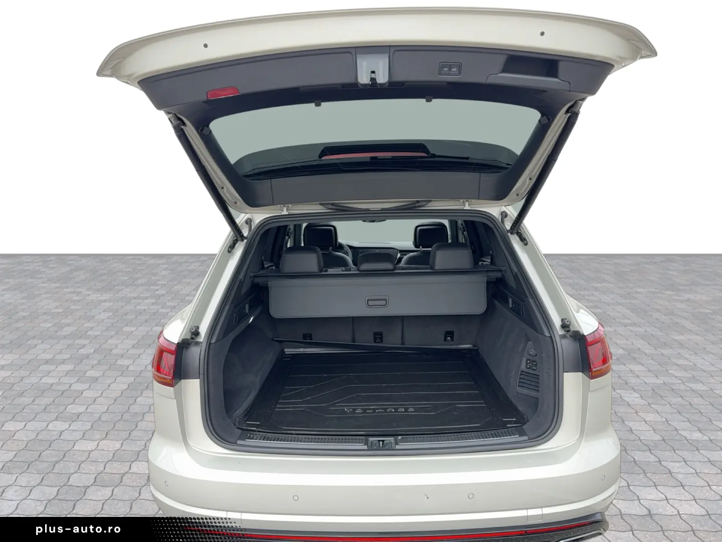 VW Touareg R-Style V6 TDI