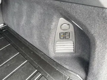 VW Touareg R-Style V6 TDI