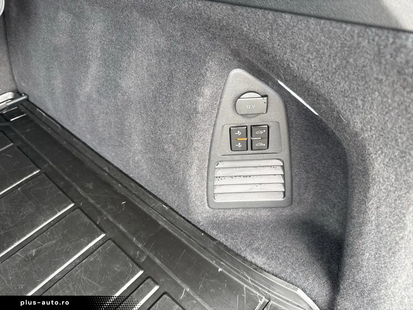 VW Touareg R-Style V6 TDI