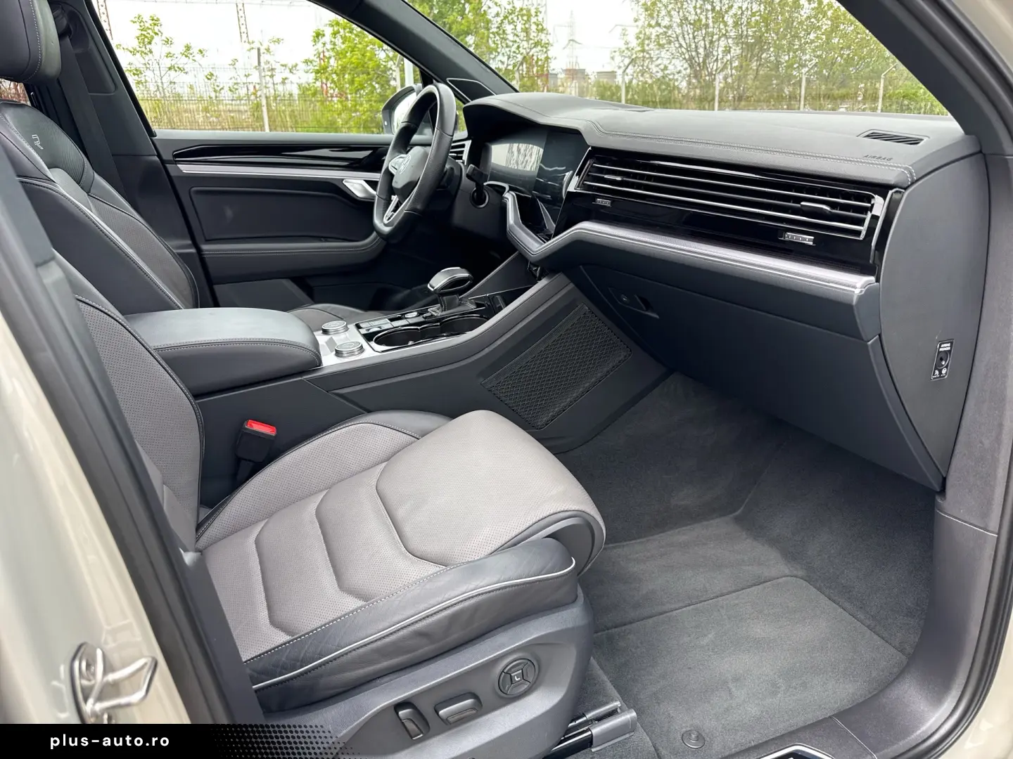 VW Touareg R-Style V6 TDI