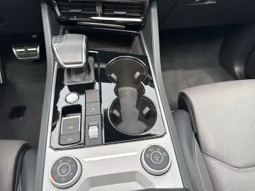 VW Touareg R-Style V6 TDI