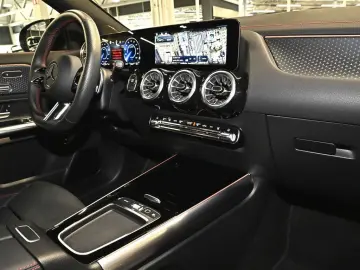 MERCEDES-BENZ EQA 300 4M AMG Sport Advanced  NIGHT P…