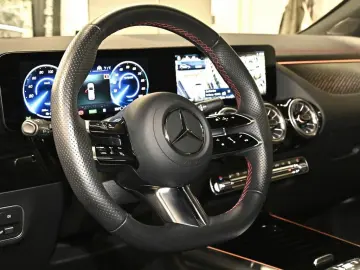 MERCEDES-BENZ EQA 300 4M AMG Sport Advanced  NIGHT P…