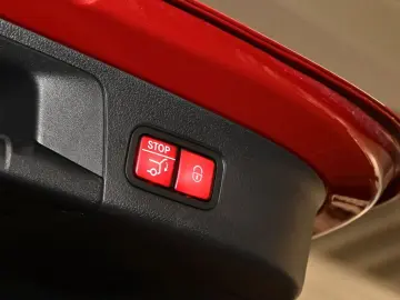 MERCEDES-BENZ EQA 300 4M AMG Sport Advanced  NIGHT P…