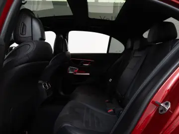 MERCEDES-BENZ C 400 e AMG-LINE PANO HUD BURM SPORTSITZ AHK