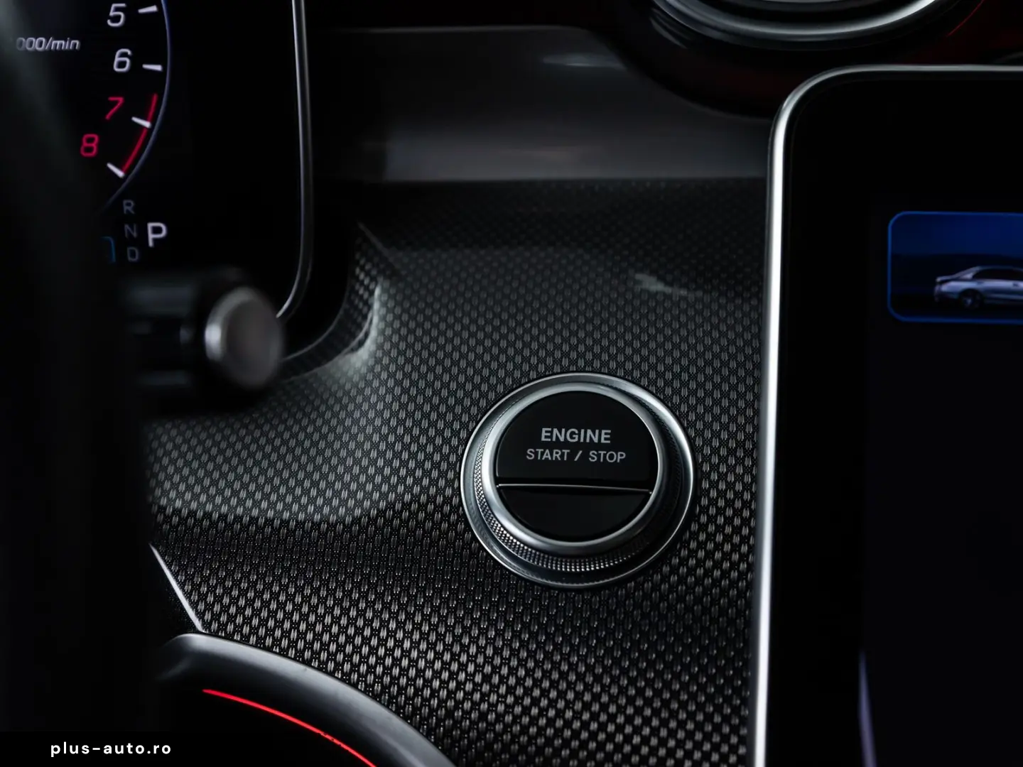 MERCEDES-BENZ C 400 e AMG-LINE PANO HUD BURM SPORTSITZ AHK